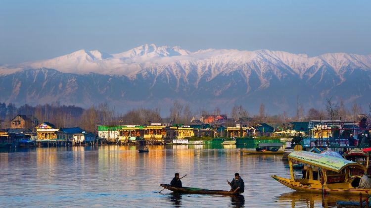 Best Rating Dal Lake In Kashmir