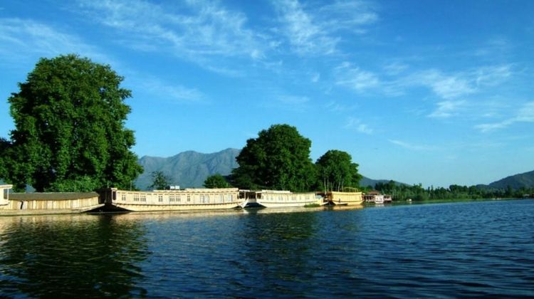 Best Rating Nigeen Lake In Kashmir