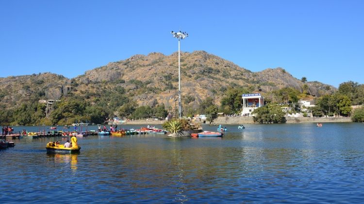Nakki Lake in Rajasthan Tour Price