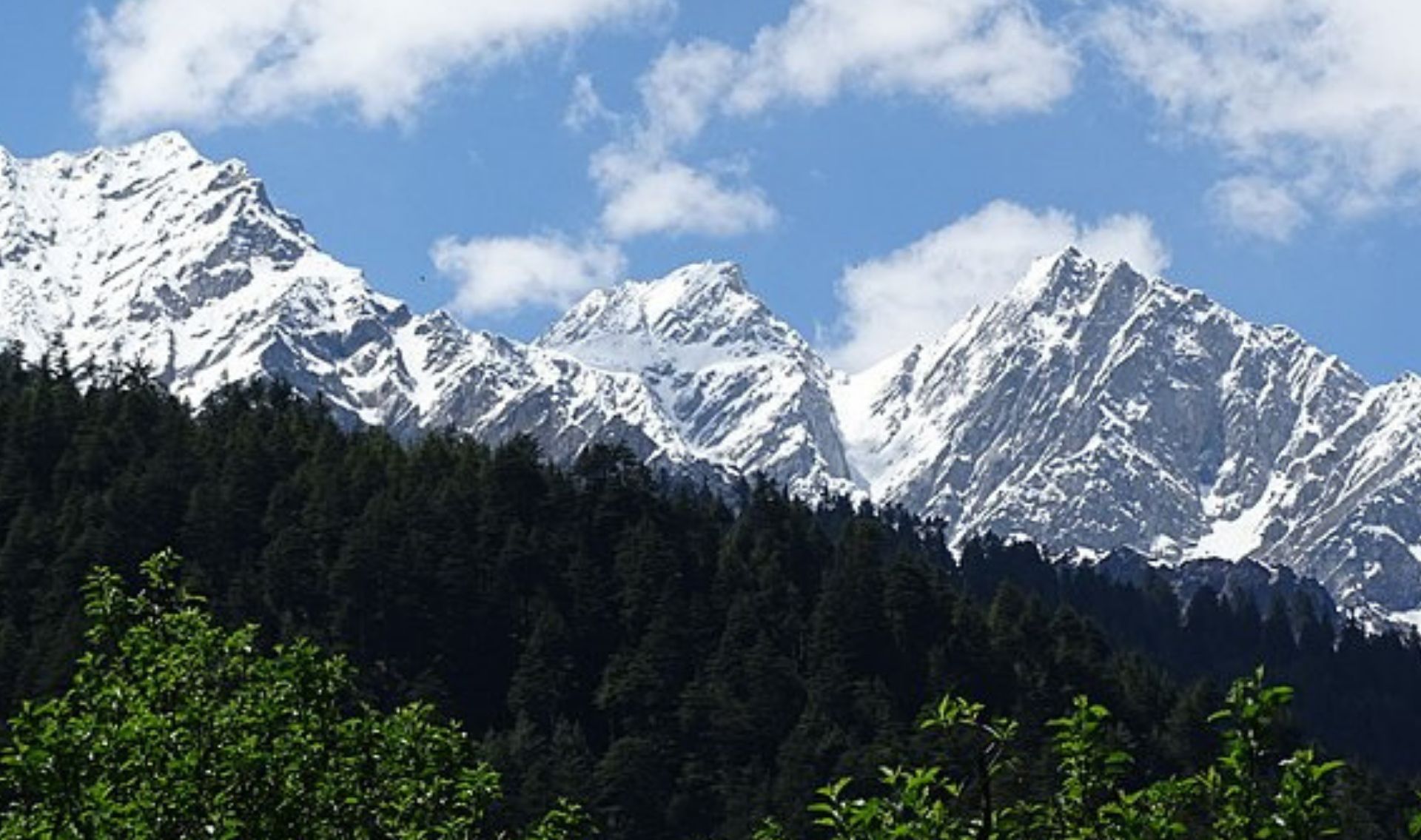 tourist attractions in old manali