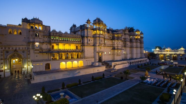 Rajasthan City Palace In Udaipur Season